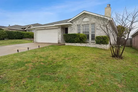 2501 Nogales Dr, Fort Worth, TX 76108