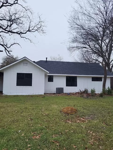1708 S Davis Dr, Arlington, TX 76013