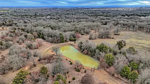 1083 Ivins Rd, Saint Jo, TX 76265