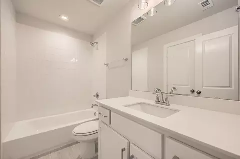 Bath - 11341 Cider St, Haslet, TX 76052 photo 4 of 5