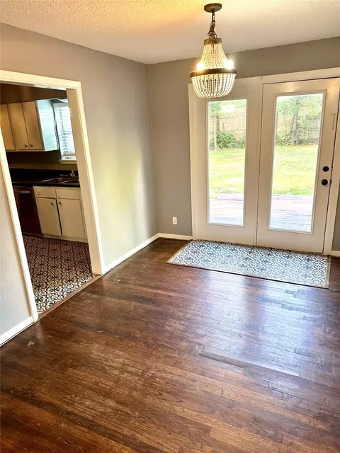 1827 Edna St, Arlington, TX 76010