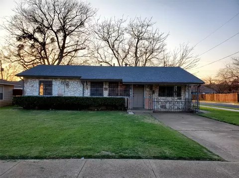 802 Tuskegee St, Grand Prairie, TX 75051