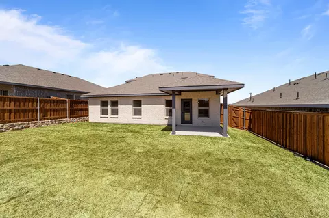 Exterior - 1312 Richardson St, Howe, TX 75459 photo 2 of 4
