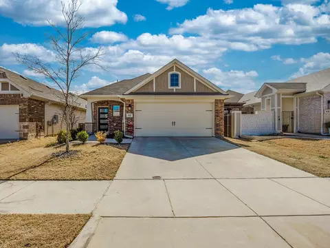 620 Coleman St, Aubrey, TX 76227