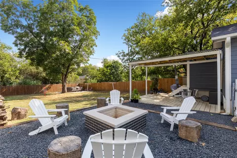 Exterior - 703 E Gandy St, Denison, TX 75021 photo 5 of 8