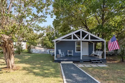 703 E Gandy St, Denison, TX 75021