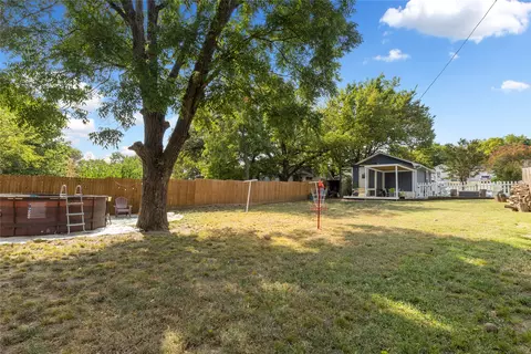 Exterior - 703 E Gandy St, Denison, TX 75021 photo 6 of 8