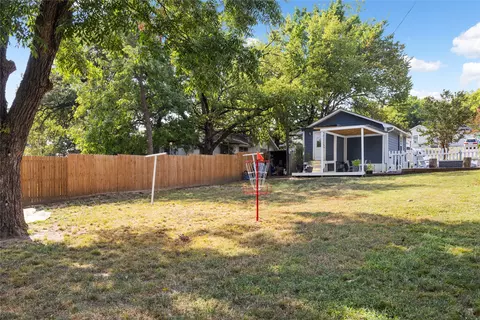 Exterior - 703 E Gandy St, Denison, TX 75021 photo 7 of 8
