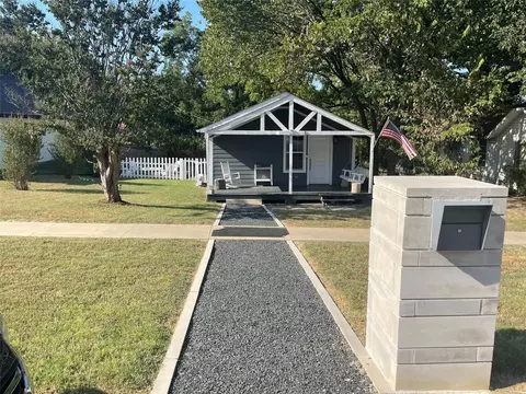 Exterior - 703 E Gandy St, Denison, TX 75021 photo 2 of 8