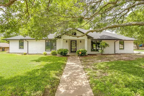 108 Oriole St, Weatherford, TX 76086