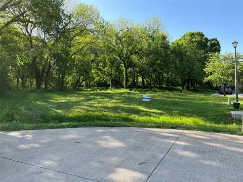1004 Royal Lytham Ct, Grand Prairie, TX 75104