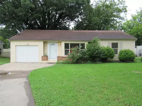 1104 Wolfe City Dr, Greenville, TX 75401