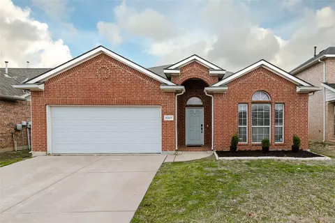 6227 Farrah Dr, Fort Worth, TX 76131