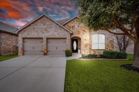 604 Hummingbird Dr, Little Elm, TX 75068