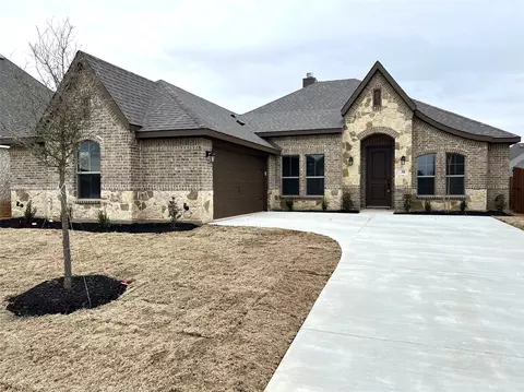38 Harrier St, Joshua, TX 76058