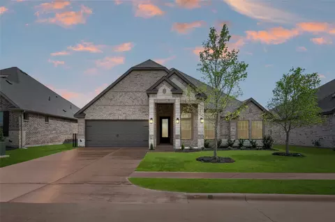 304 Bowrider Ln, Granbury, TX 76049