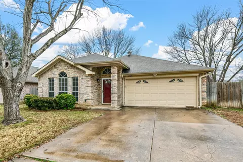 2708 Monthaven Dr, Arlington, TX 76001