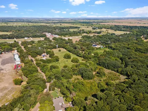 8836 Baker St, Grandview, TX 76050