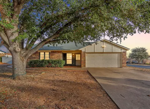 1415 Clearfield Dr, Cleburne, TX 76033