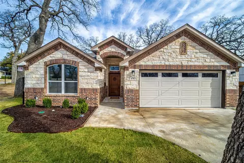 6701 Routt St, Fort Worth, TX 76112