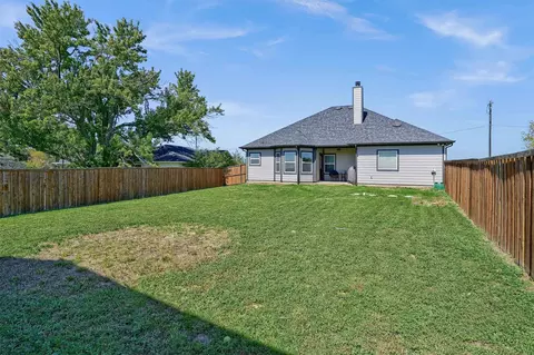Exterior - 1018 E Fm 902, Howe, TX 75459 photo 3 of 7