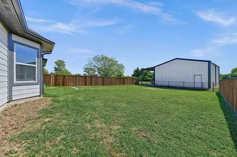 Exterior - 1018 E Fm 902, Howe, TX 75459 photo 4 of 7
