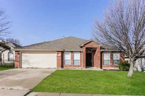 1104 Doreen St, White Settlement, TX 76108