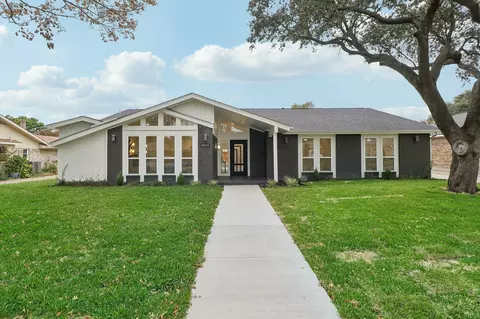 2805 S Surrey Dr, Carrollton, TX 75006