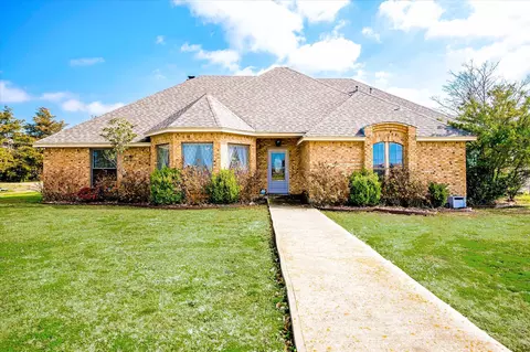 6516 Canyon Rd, Sanger, TX 76266