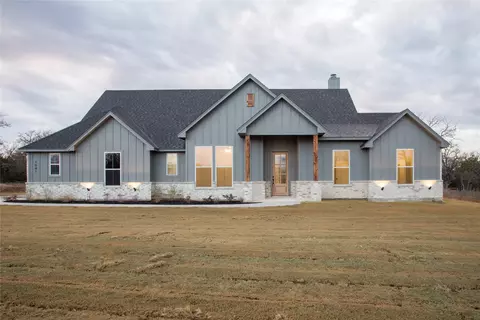 1041 Churchill Ln, Millsap, TX 76066