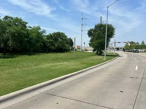 1161 W Warrior Trl, Grand Prairie, TX 75052
