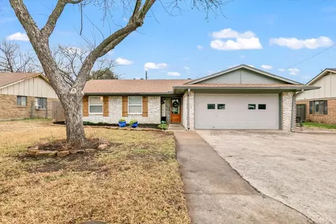 119 Alamo St, Waxahachie, TX 75165