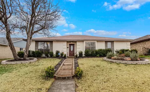 922 Field Trail Dr, Mesquite, TX 75150