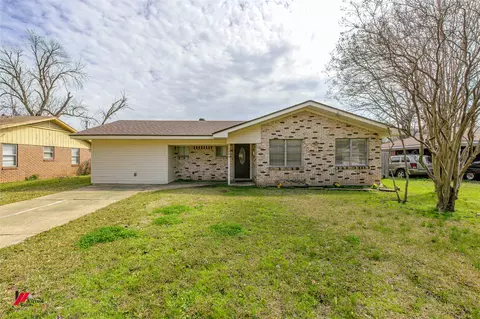 2004 Belle Grove Dr, Bossier City, LA 71111