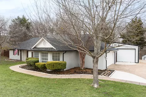 3651 Willow Bend Ln, Midlothian, TX 76065