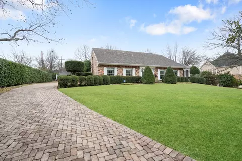 926 NW 7th St, Grand Prairie, TX 75050