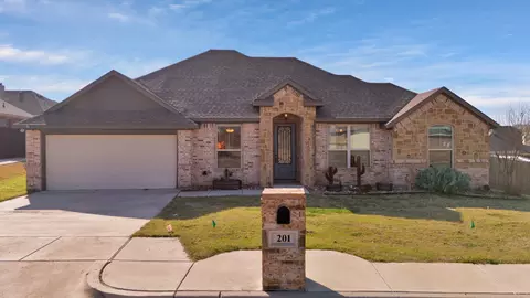 201 Emilie Ct, Weatherford, TX 76087