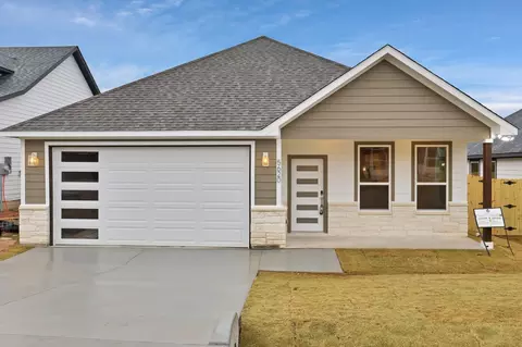 5620 Barkridge Dr, Granbury, TX 76048