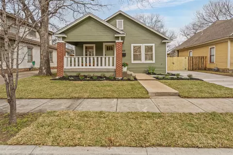 1605 S Henderson St, Fort Worth, TX 76104