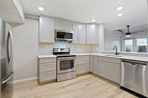 5 Oakbrook Dr, Lewisville, TX 75057