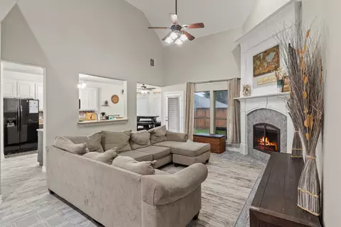 104 Santa Fe Trl, Justin, TX 76247