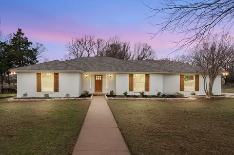 1360 Woods Dr, Keller, TX 76262