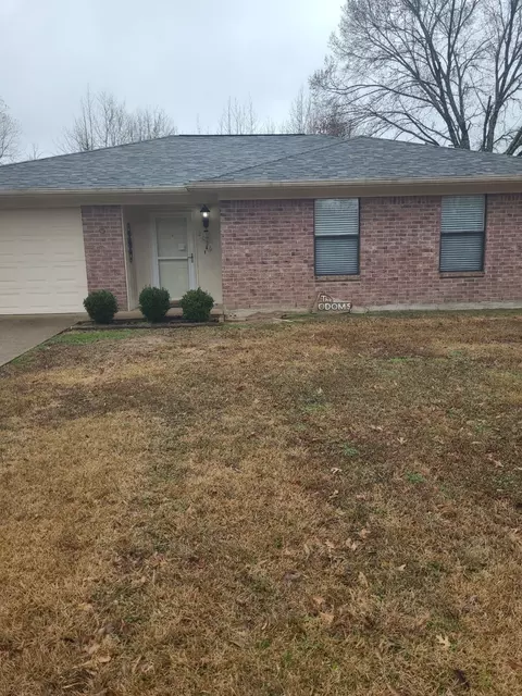 2016 E 1st St, Mount Pleasant, TX 75455