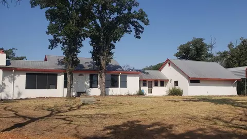 4320 Slayton Rd, Cleburne, TX 76031