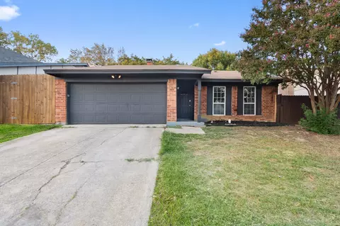 2209 Benbrook Dr, Carrollton, TX 75007