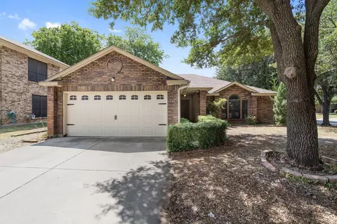 6600 Springhill Dr, Watauga, TX 76148