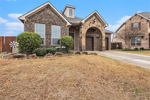 7172 Chelsea Dr, North Richland Hills, TX 76180