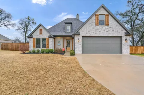 26 Lone Oak Blvd, Pottsboro, TX 75076