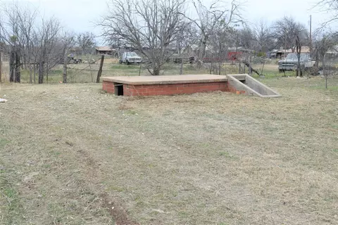 816 Storey Ave, Coleman, TX 76834