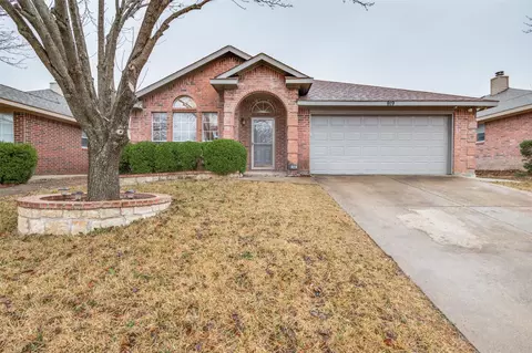 919 Sharp Dr, Cedar Hill, TX 75104